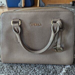 Furla leather handbag in Taupe